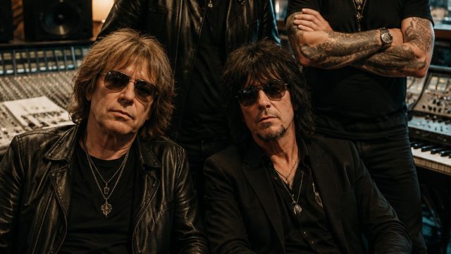 New Supergroup 'Iconic By Mistake' Makes Waves on Hot 100 Chart | mimpi melihat kelinci banyak, kelu