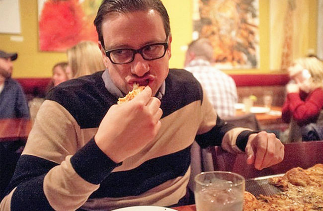 The foreigner uncle ate pizza every day for 25 years and was very happy even when he died eating his