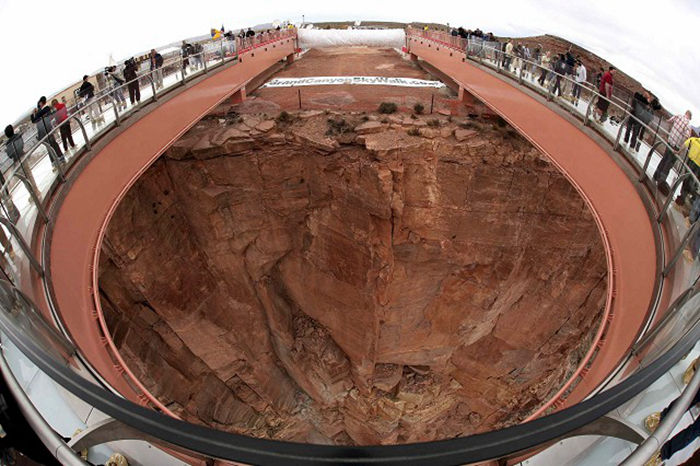 8 of the most breathtaking attractions in the world - pinned emoticons