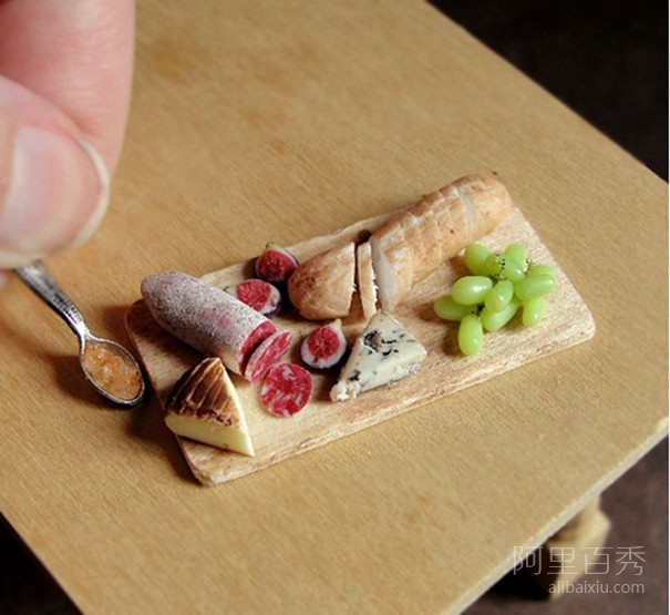 14 miniature clay food sculptures that will make you drool